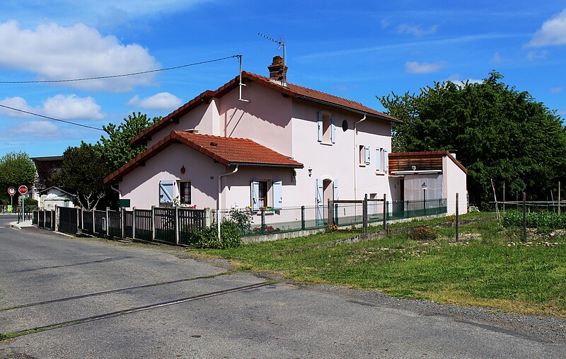 File:Passage à niveau de Bernac-Debat (Hautes-Pyrénées) 1.jpg