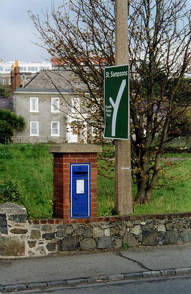 File:Pillar Box, Guernsey Oct 1999 - Flickr - sludgegulper.jpg