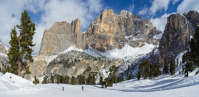 Skiing in the in the Dolomites, South Tyrol. The Piza Scotoni and Piza Fanes de Medo peaks in the Gadertal (Ladin: Val Badia).