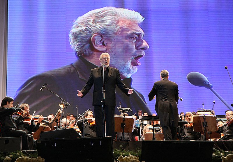 File:Placido Domingo, Buenos Aires concert 2011.jpg