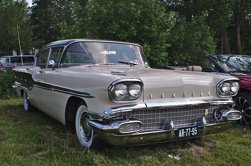 File:Pontiac (28645073858).jpg