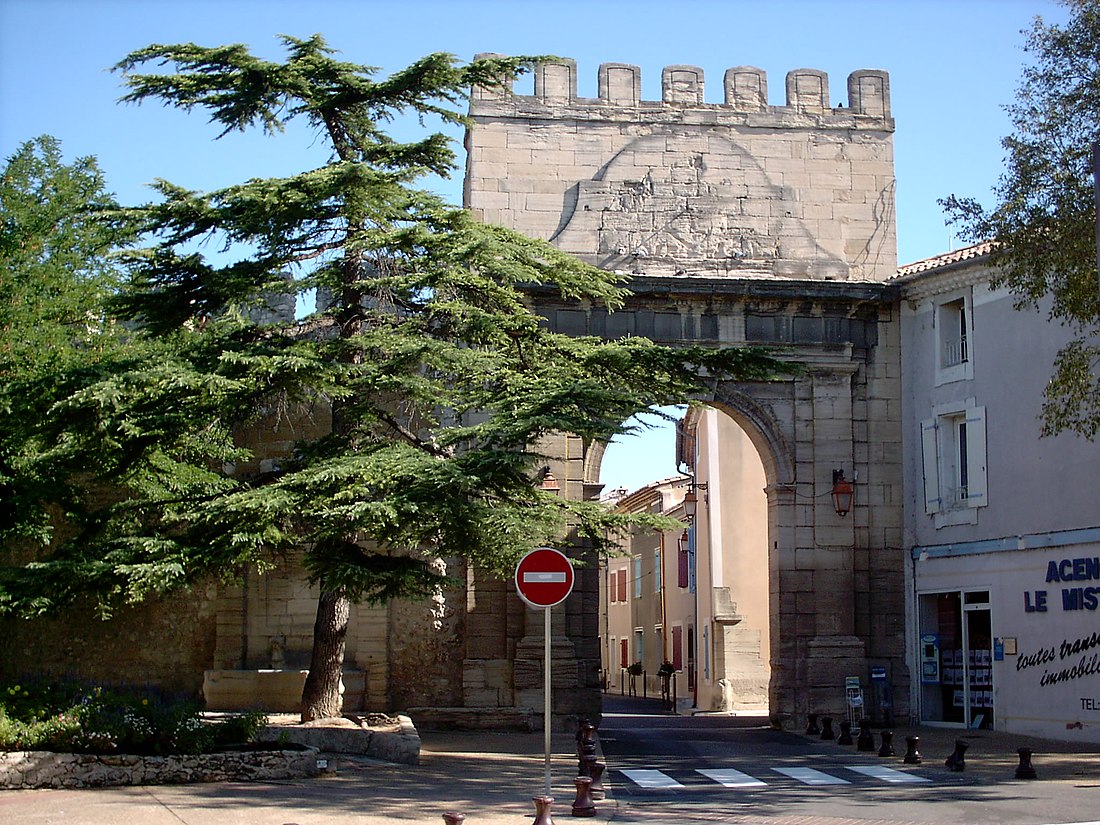 File:PorteAvignonMonteux.jpg