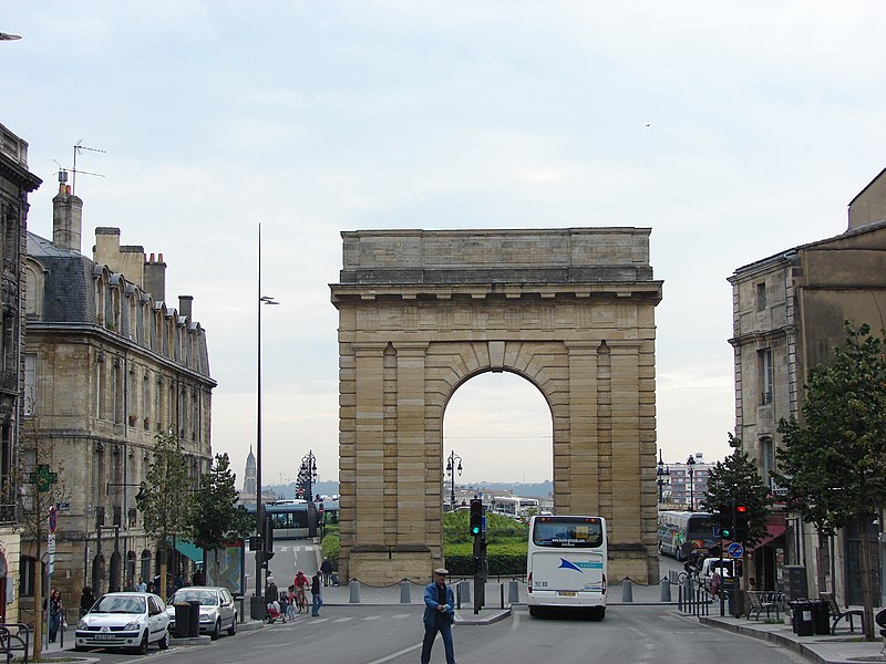 File:Porte de Bourgogne - panoramio.jpg