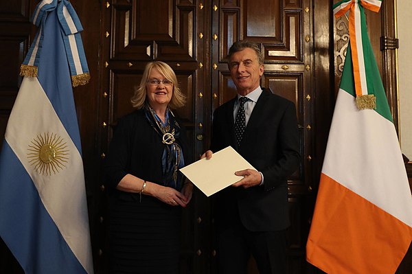 President Mauricio Macri and Irish Ambassador in Argentina, Jacqueline O’Halloran.