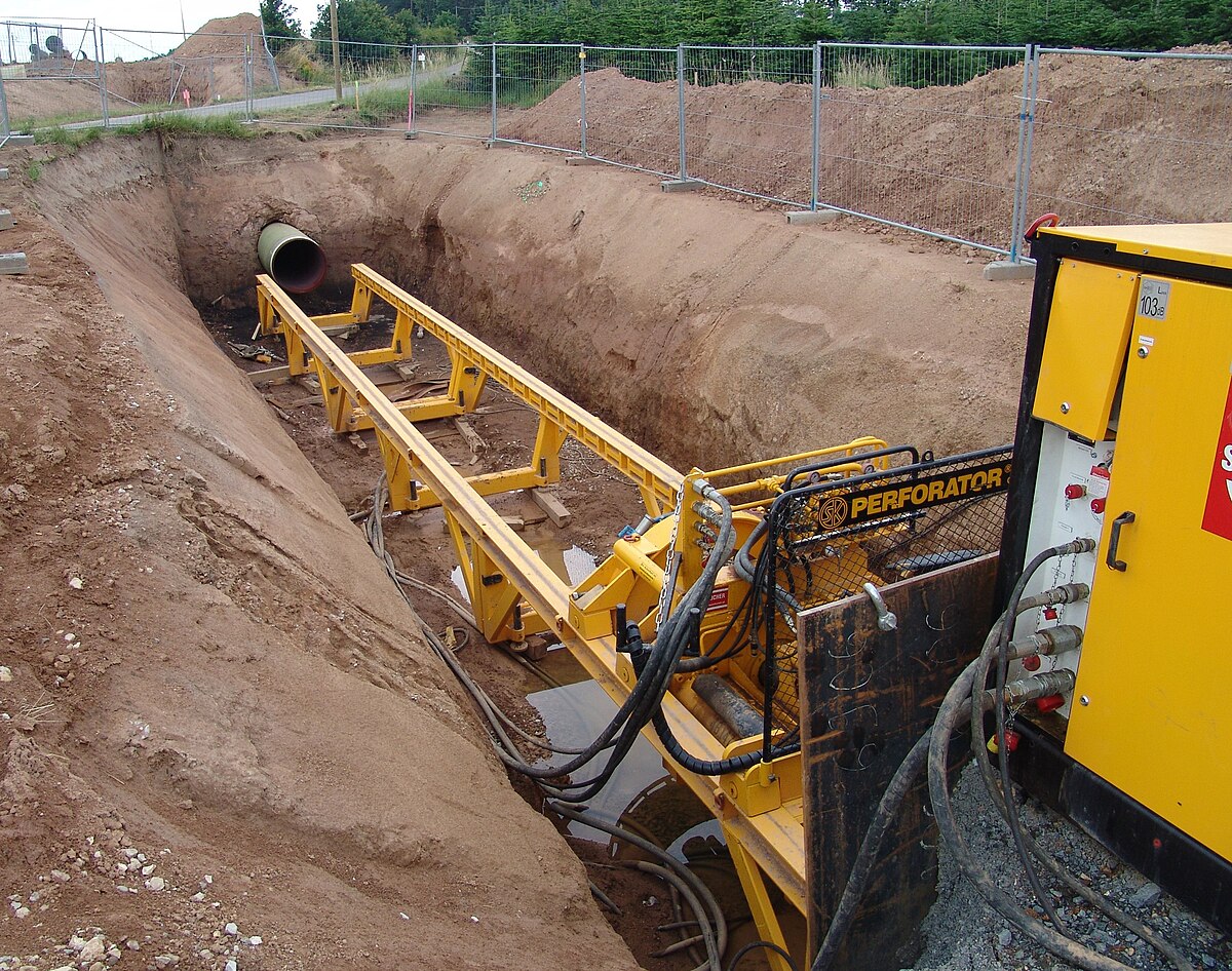 Tuyaux d'égouttage et bâche géotextile - Construction / Génie civil 