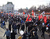 Los manifestantes marchan en Minin y Pozharsky Square