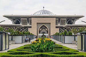 端姑米占再納阿比丁清真寺