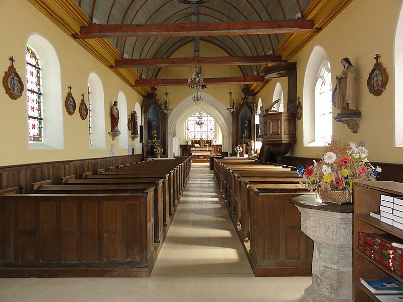 File:Raffetot (Seine-Mar.) église, intérieur.jpg