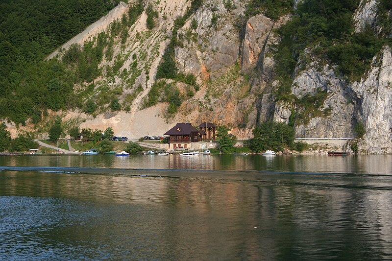 File:Reka Drina, Višegrad-Perućac 138.jpg