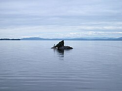Batu ddi bawah di Danau Champlain, dekat Burlington, Vermont