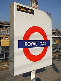 Royal Oak stn roundel.JPG