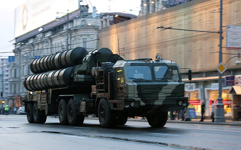 File:S-400 Triumf SAM - rehearsal for 2009 VD parade in Moscow -08.jpg