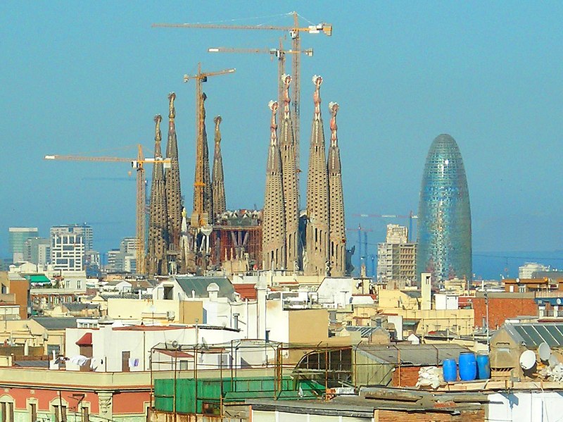 File:Sagrada Família i Torre Agbar.jpg