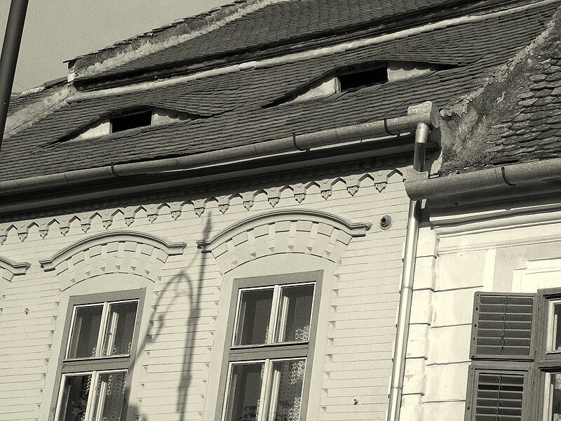 File:Sibiu, ochii 2.jpg