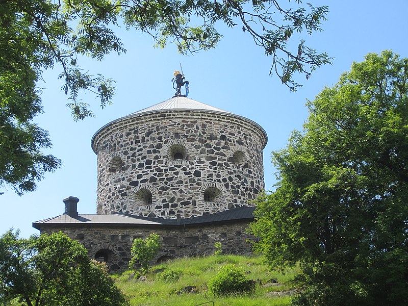 File:Skansen Lejonet, juni 2013.jpg