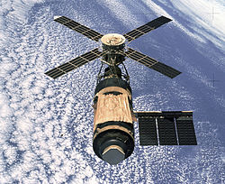תחנת החלל סקיילאב עם נטישתה, בסיום משימת סקיילאב 4