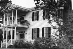 Southern US plantation house - Foster House, Tuscaloosa County, Alabama.png