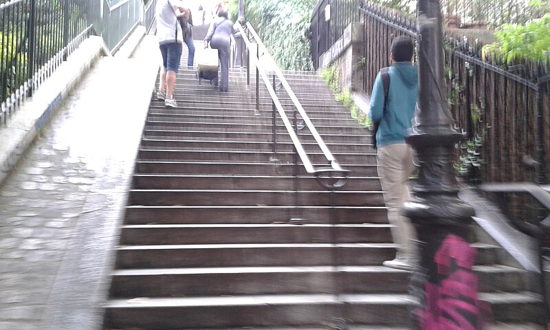 File:Stairs of Montmartre 02.jpg