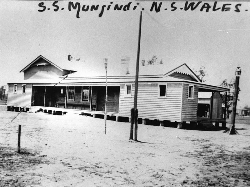 File:StateLibQld 1 137357 Mungindi Public School, ca. 1929.jpg