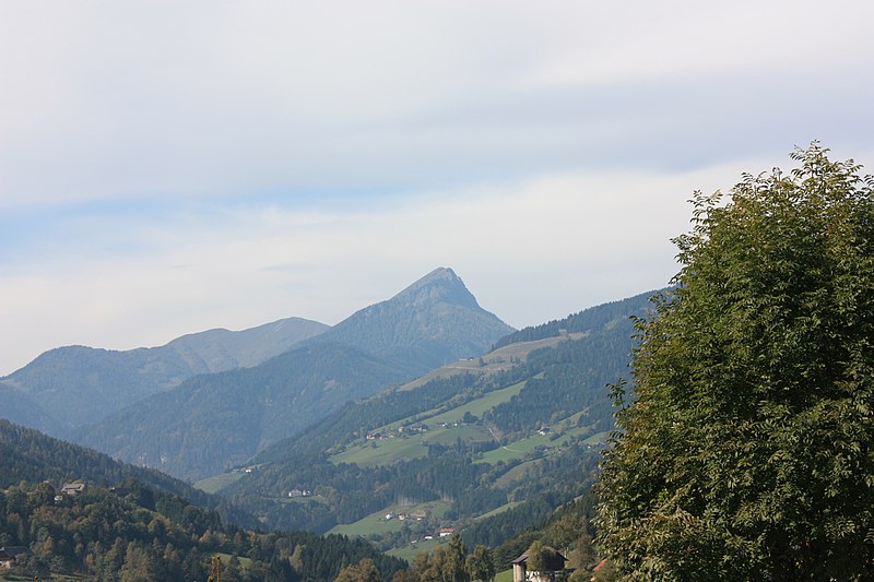 File:Stockenboiergraben - Blick Richtung Staff.JPG