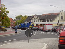 Straßenquerung der B 6 durch die frühere Kleinbahn Hoya-Syke-Asendorf nach Bruchhausen-Vilsen nahe dem Hansa-Kino