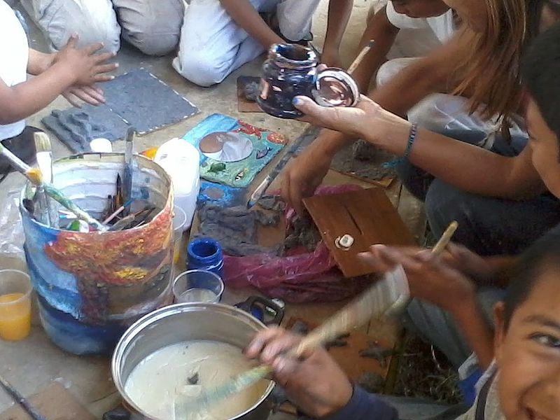 File:Taller de artes plásticas para niñ@s en Ayahualulco, Veracruz, México 05.jpg