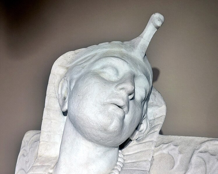 File:The Death of Cleopatra by Edmonia Lewis - 10.jpg