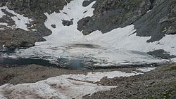 Swat Valley.jpg-ning aqldan sarguzashtlari tomonidan muzlatilgan Pari ko'llari