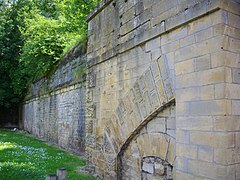 城墙遗址（法语：Enceinte de Thionville）