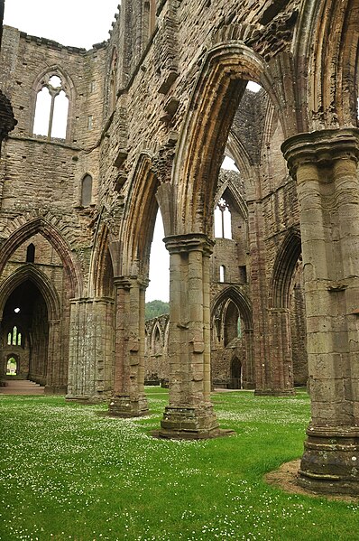 File:Tintern Abbey (9466).jpg