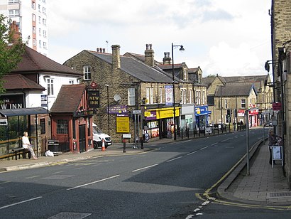 How to get to Farsley Farfield Primary School with public transport- About the place