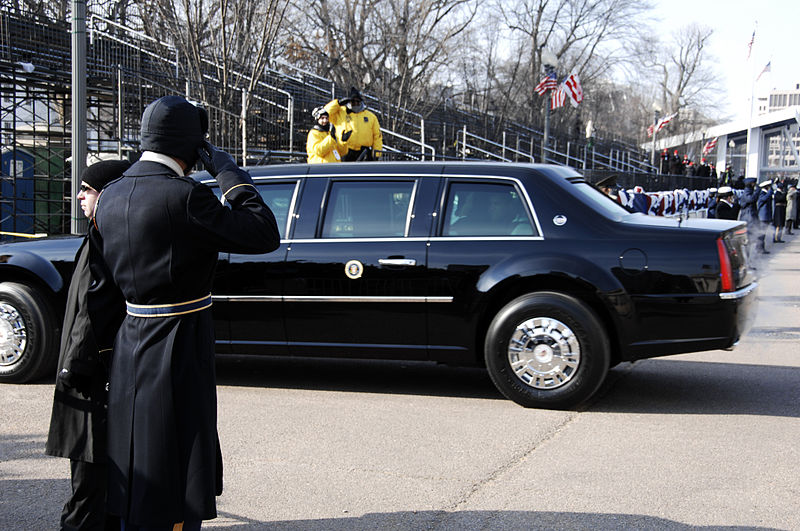 File:US Navy 090120-A-3085H-090 An Army Soldier salutes President Barack Obama.jpg