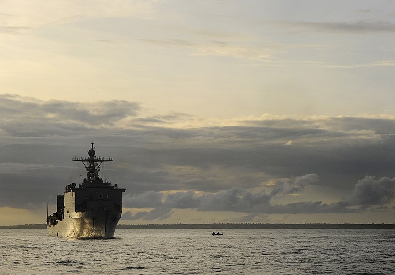 File:US Navy 090515-N-5345W-461 The amphibious dock landing ship USS Fort McHenry (LSD 43) is anchored off the coast of North Carolina while embarking personnel and equipment from the 22nd Marine Expeditionary Unit (22 MEU).jpg