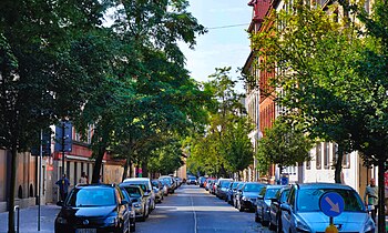 Widok od skrzyżowania z ul. Floriana Straszewskiego na zachód