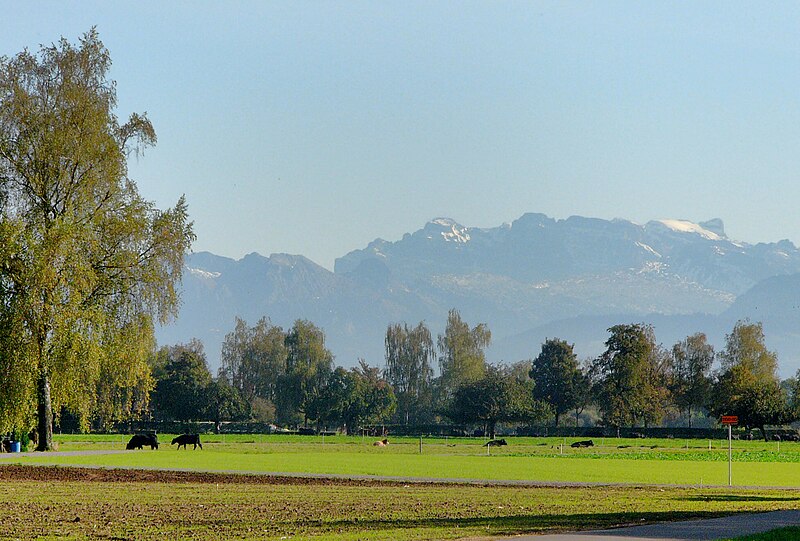 File:Uster-greifensee05.jpg