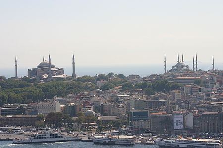 ไฟล์:View_of_Hagia_Sophia_and_the_Blue_Mosque_from_the_Galata_Tower_(1).jpg