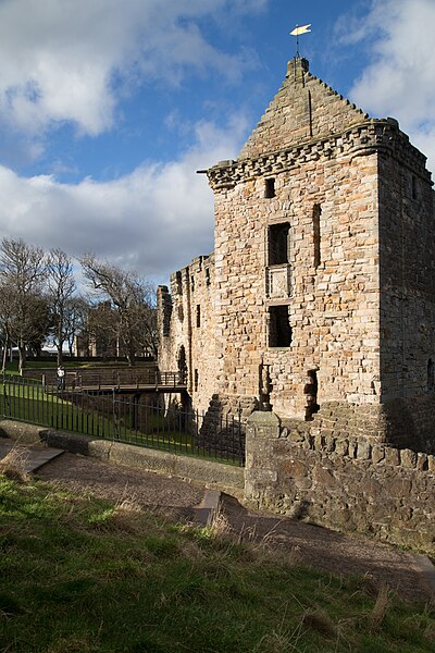 File:View of castle from SE.jpg