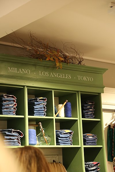 File:Vingino Collection - Jeans 2.jpg