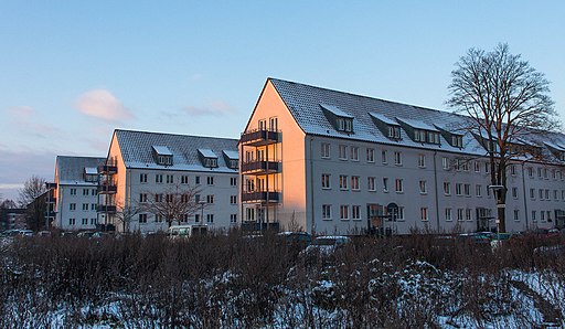 Vorstadt im Winterabendlicht, Lübeck, Bergenstraße - panoramio