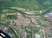 Luftbild von Zentrum und Schloss Weikersheim