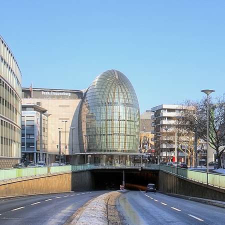 Weltstadthaus Köln über der Nord Süd Fahrt (3379 81)