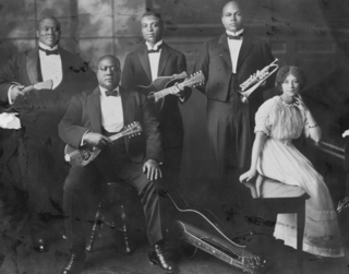 <span class="mw-page-title-main">Whangdoodle Entertainers</span> American jazz and string band from Seattle, Washington