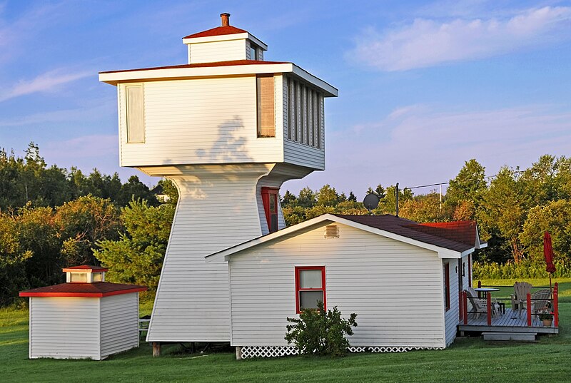 File:Woody Point Lighthouse.jpg