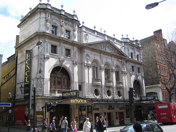 Honour, starring Diana Rigg, at Wyndham's in 2006