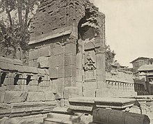 Gateway of enclosure of Zein-ul-ab-ud-din's Tomb, in Srinagar. 1868. John Burke. Oriental and India Office Collection. British Library. Zeinulabuddin-tomb-srinagar1866.JPG