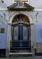 "Kariešu meistara nama" portāls un durvju komplekts, Rīga, Riharda Vāgnera iela 13.JPG