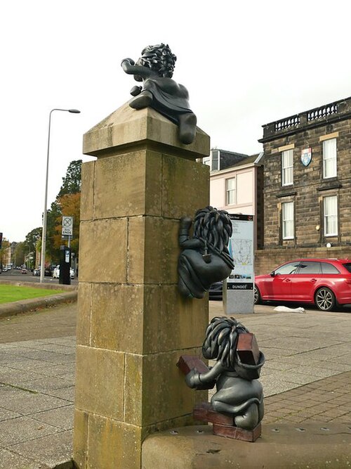 Sculpture of Lemmings in Seabraes Park, Dundee, near the original office of DMA Design