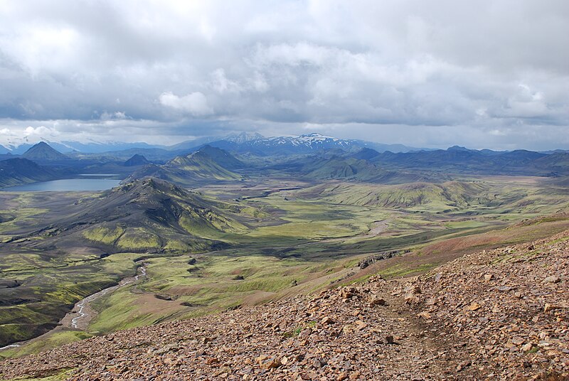 File:Álftavatn Lake in summer 2009 (8).jpg