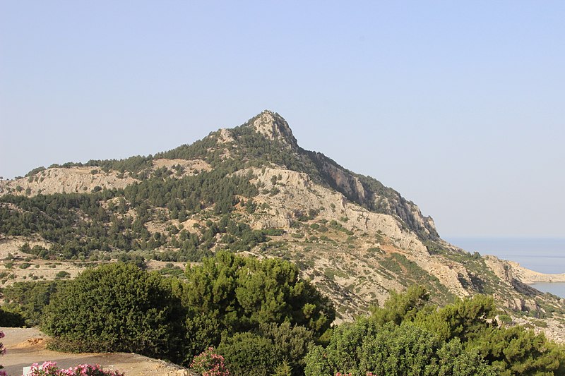 File:Вид на гору Tsampika mount. Rhodos. Greece. Июнь 2014 - panoramio.jpg
