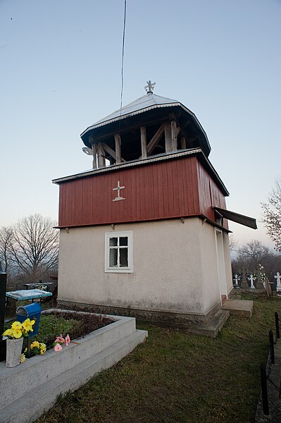 File:Вознесенська церква, Чернівці. Дзвіниця.jpg